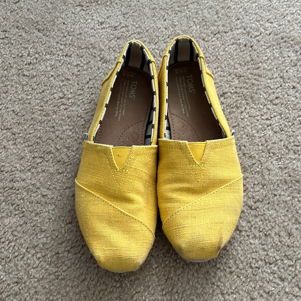 Yellow Toms